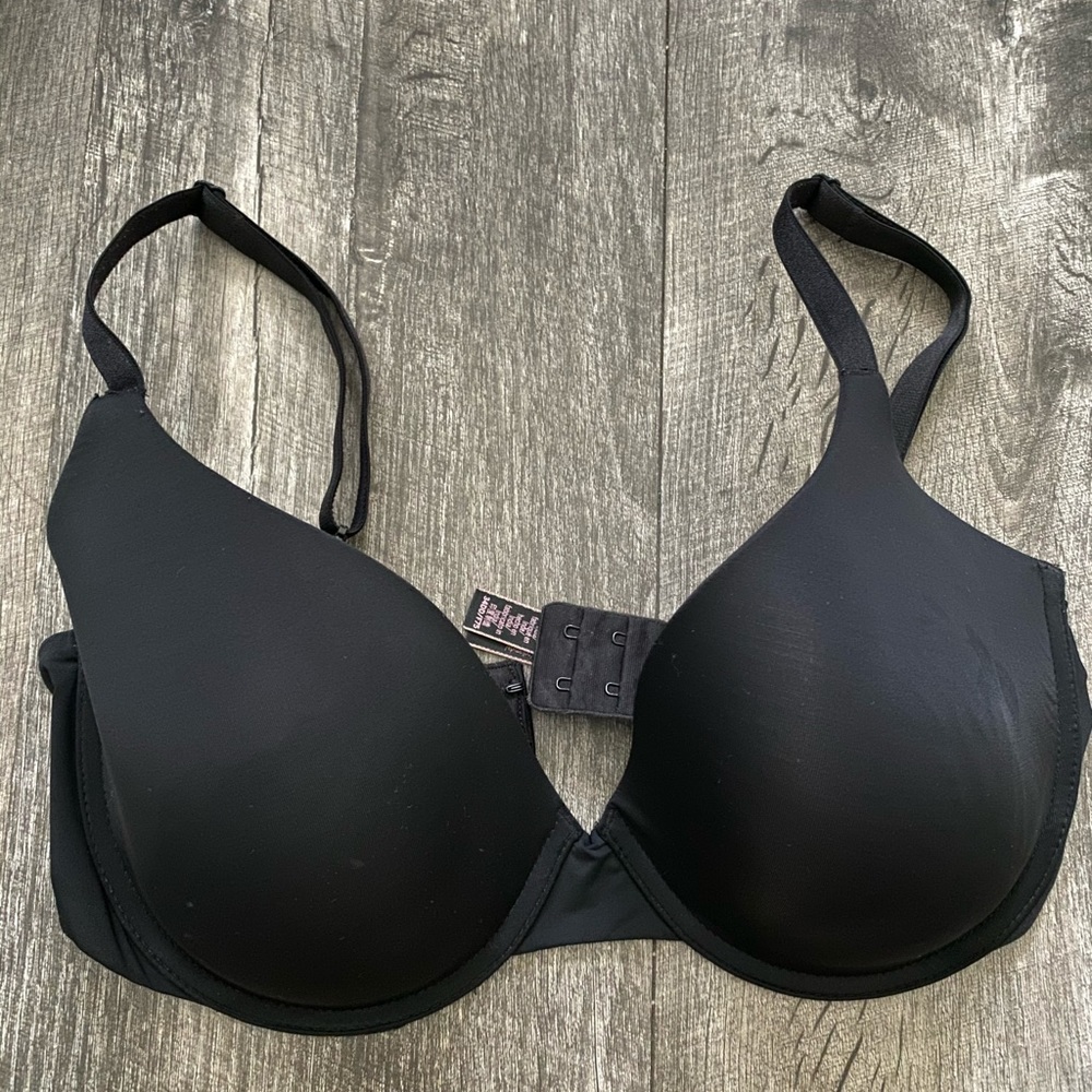 VICTORIA SECRET Demi Bra 34DD,BLK.Gently worn.